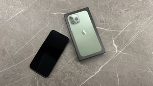 iPhone 13 Pro Max Alpine Green Edition, 128 GB (2 foto / 10)