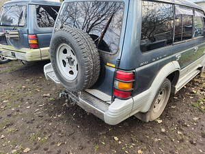 Mitsubishi Pajero (3 foto / 8)