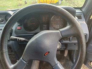 Mitsubishi Pajero (4 foto / 8)