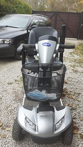 Mootoriga elektriline ratastool Invacare Leo (2 foto / 6)