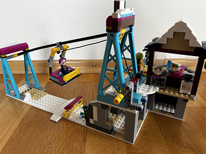 LEGO® Friends Snow Resort Ski Lift 41324 (6 foto / 7)