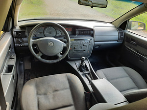 Opel Omega varuosad (3 foto / 10)
