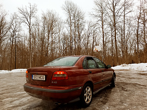 Volvo S40 Turbo Manual youngtimer (4 фото из 15)