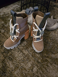 United nude. 38