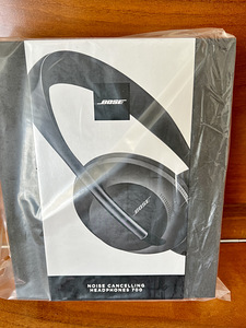 Bose 700 kõrvaklapid (1 foto / 2)