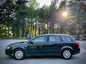 Audi A4 Avant 2005 (8 foto / 10)