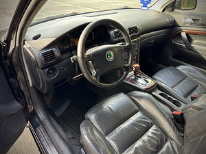 Skoda Superb 2.5 2004a (7 фото из 9)