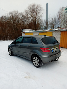 Mercedes Benz B class CNG 2010 (3 фото из 13)
