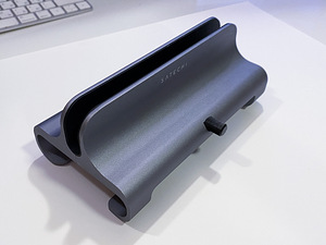 Satechi Universal Vertical Laptop Stand (1 foto / 5)