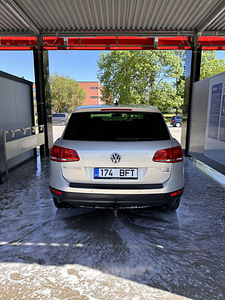Volkswagen Touareg (3 foto / 4)