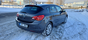 Opel astra (9 фото из 12)