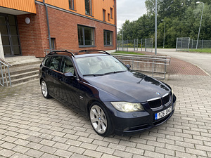 BMW 330 xDrive (2 foto / 10)