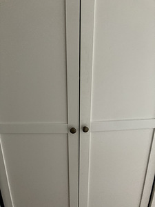 Белый шкаф (2 фото из 6)