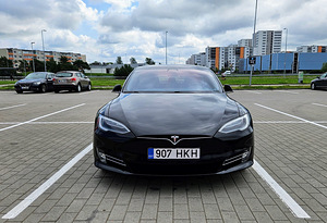 Tesla Model S 60 Supercharger Free (2 foto / 14)