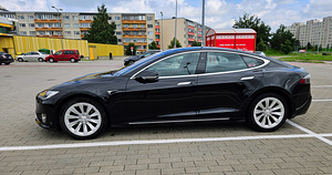 Tesla Model S 60 Supercharger Free (8 foto / 14)