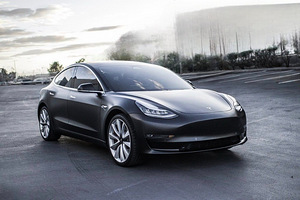 Tesla rent Bolt Uberi