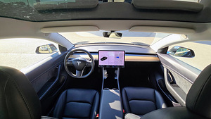 Tesla rent Bolt Uberi Premium (4 foto / 4)