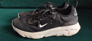 Кроссовки Nike размер 38,5 (2 фото из 4)