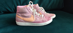 Nike retro lookiga jalanõud s 39 (1 foto / 5)