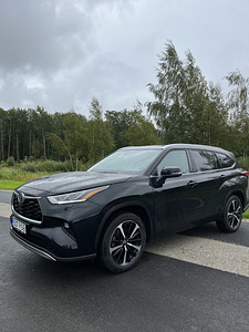 Toyota Highlander 2022 Premium (2 foto / 15)