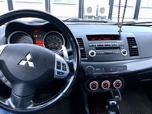 Mitsubishi Lancer 1.8 105kw (9 foto / 10)
