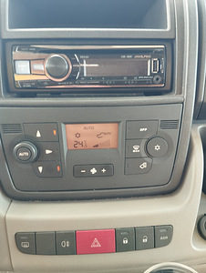 Müüa matkaauto (6 foto / 9)