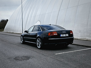 Audi A8 4.2 FSI (5 фото из 6)