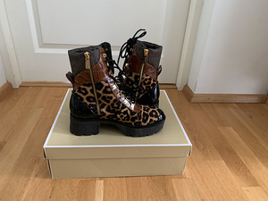 Naiste saapad Michael Kors (4 foto / 9)
