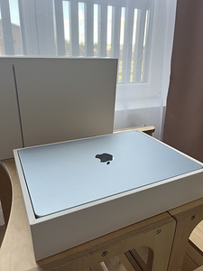 Macbook Air 2025 sky blue (M4, 13", 16gb memory, 256gb) (1 foto / 7)