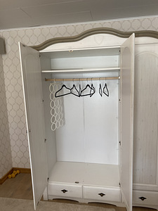 Riidekapp, kummut, öökapid (2 foto / 10)