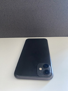 iPhone 11 64 ГБ (3 фото из 3)