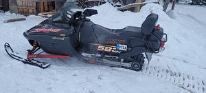 Lynx racing снегоход (2 фото из 6)