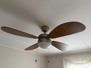 Laevalgusti ventilaatoriga (1 foto / 2)