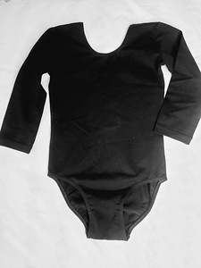 Uus võimlemistrikoo 122–128 cm (1 foto / 2)