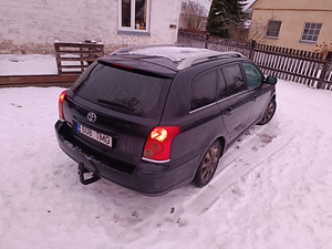 Toyota avensis (2 foto / 5)