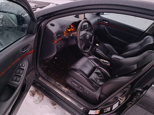 Toyota avensis (4 foto / 5)
