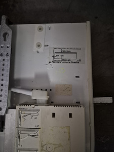 Seinale paigaldatav elektriradiaator (2 foto / 2)
