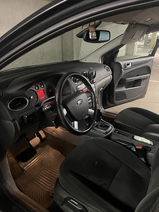Ford Focus 2.0 107kw 2007 automaat (7 foto / 10)