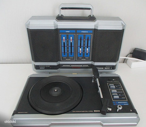 Kaasaskantav VOLNA-307 Stereo vinüüplaadimängija (3 foto / 3)