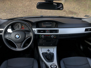 BMW 325D Touring 2007 (11 foto / 12)