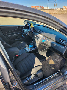 Volkswagen Passat 2,0 Diesel Avtomat (6 foto / 8)