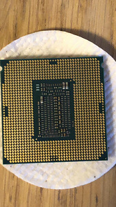 Intel Core i7-9700K 3.6GHz-4.9GHz | LGA 1151v2 | DDR4 (2 foto / 2)