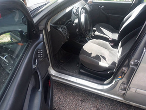Ford Focus Ghia 1.8td (7 foto / 9)