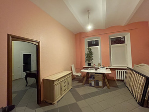 Большая отремонтированная квартира с тремя спальнями в Нарве