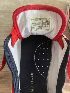 Ketsid TommyHilfiger s.36 (3 foto / 3)