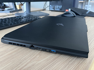 Gigabyte AORUS 17 XE4-73EE514SH Black, 17.3 ", IPS, FHD (4 foto / 8)