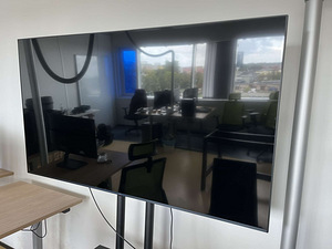 LG 65" UHD 4K TV (1 foto / 2)