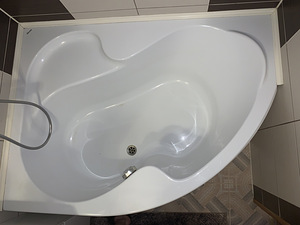 Vann Ravak Rosa 140x105x62 (2 foto / 3)