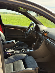 Audi A4 (6 foto / 11)