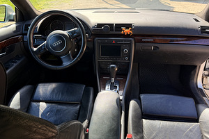 Audi A4 (7 foto / 11)
